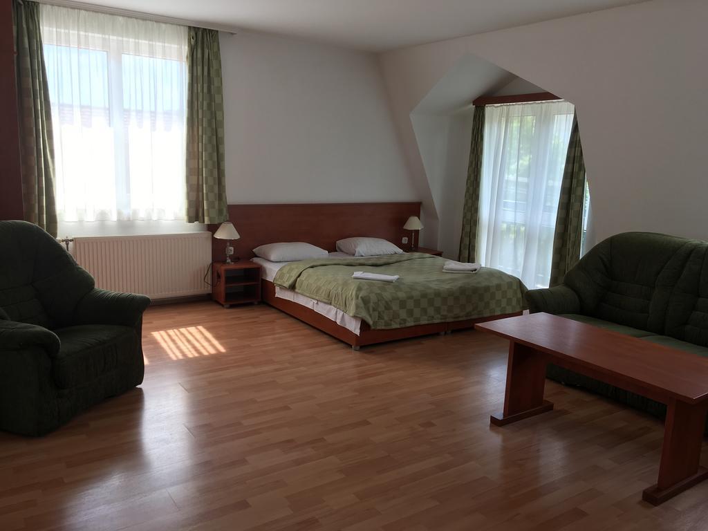Hotel Kristaly Hajduszoboszlo Luaran gambar